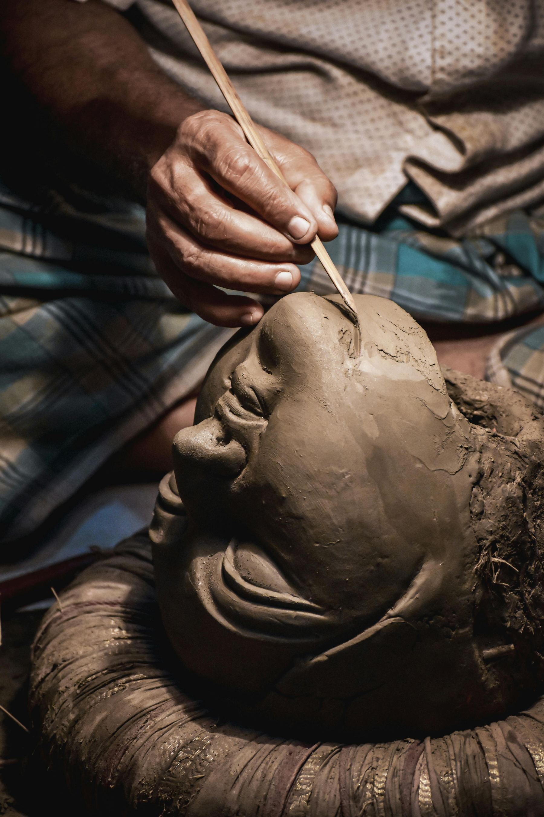 Clay sculptor